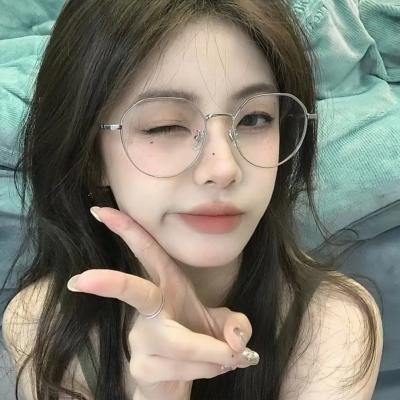 闪亮女孩封面